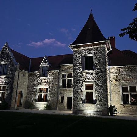 Chambres Au Chateau Du Mouillat Saint-Clair-de-la-Tour Exterior foto